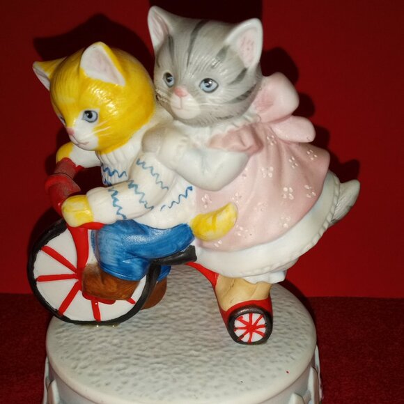 VINTAGE KITTY CUCUMBER TRICYCLE MUSIC BOX - Picture 3 of 8